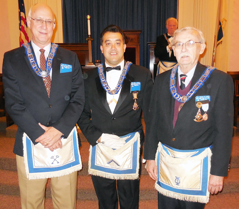 MVL Nov 11, 2014 Veterans Day -- Model Masons Award LtoR Ted Wilson-WM Privitera-Stanley Locke
